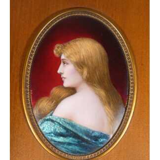 Paul Bonnaud (1873-1953) Limoges, portrait en profil d'une jeune femme, émail sur cuivre
