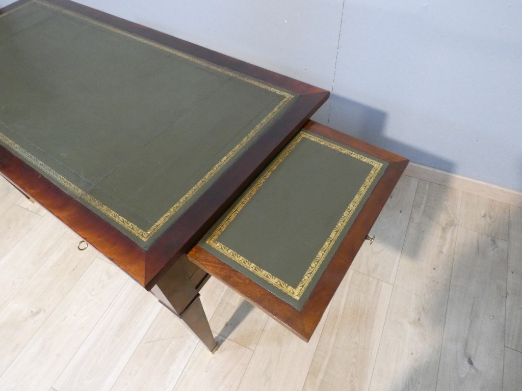 Bureau plat Directoire en acajou et placage, époque début XIX ème – Image 10
