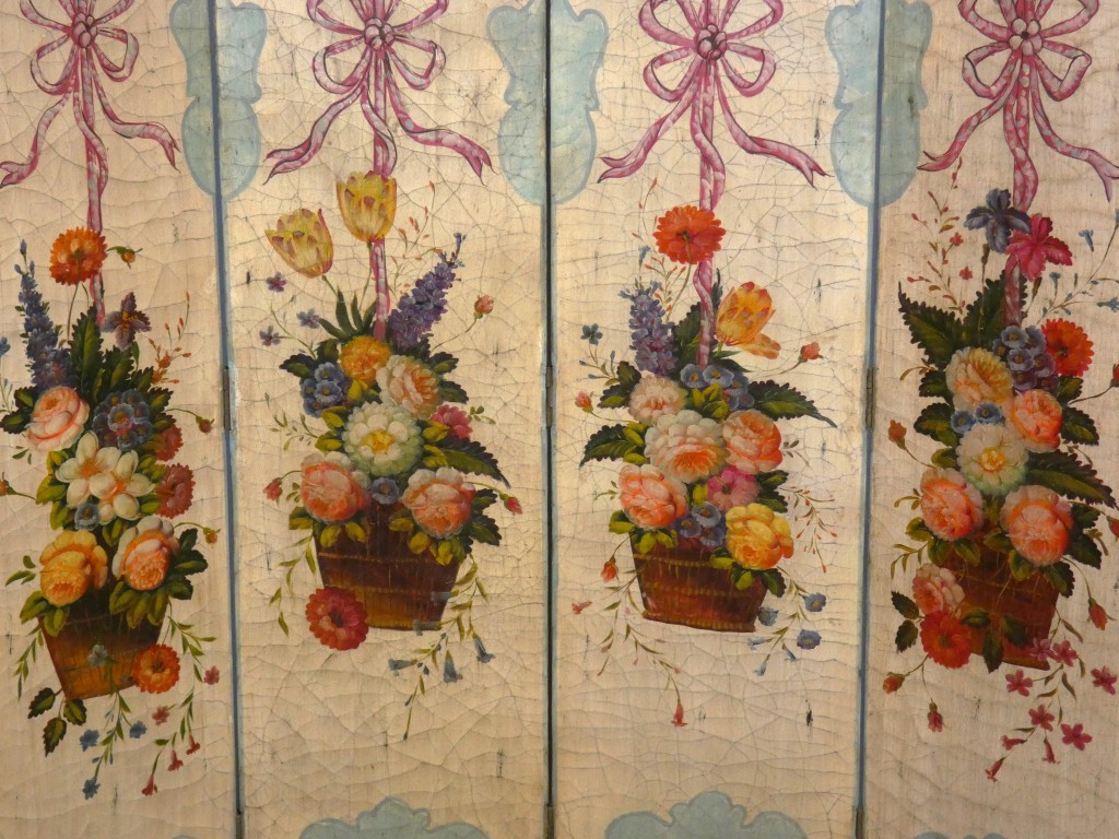 Paravent 4 feuilles en bois peint de bouquets de fleurs, époque XX ème – Image 3