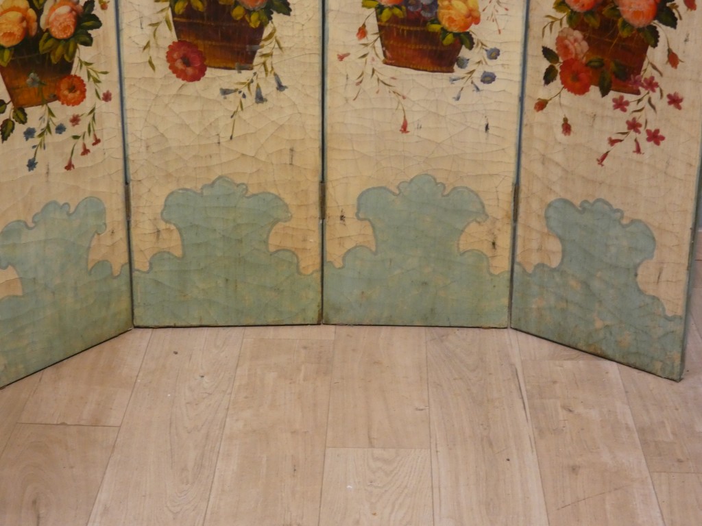 Paravent 4 feuilles en bois peint de bouquets de fleurs, époque XX ème – Image 9