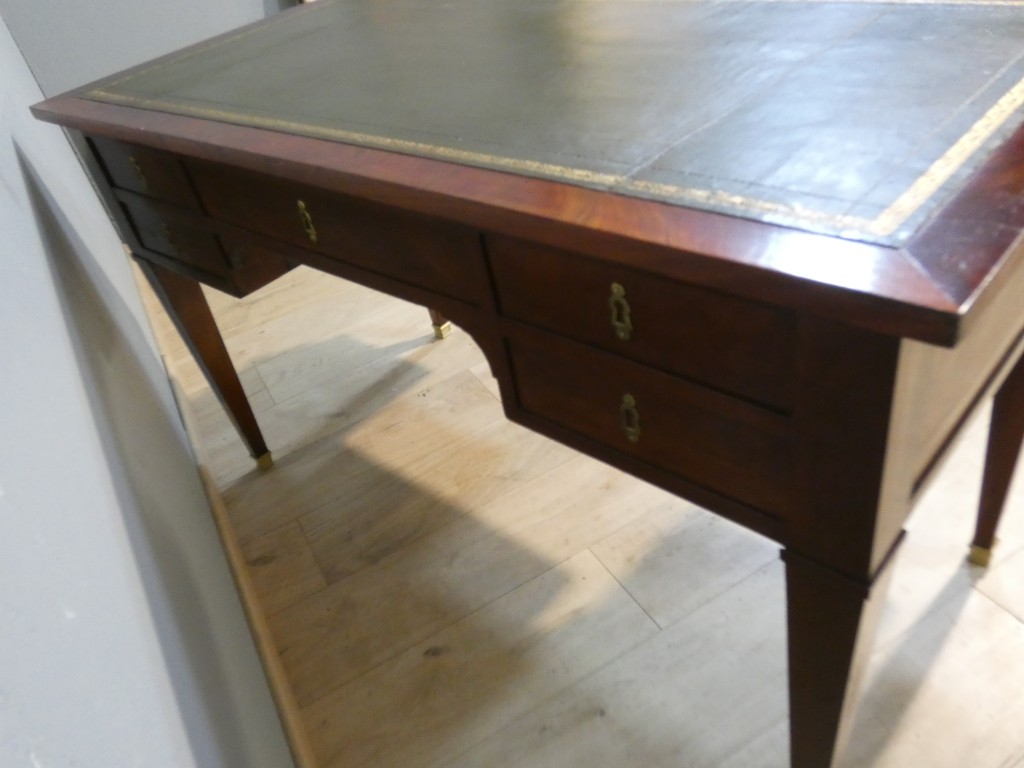 Bureau plat Directoire en acajou et placage, époque début XIX ème – Image 8
