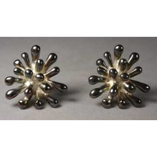 Christian Lacroix, anémones de mer, paire de boucles clips d'oreilles en métal argenté