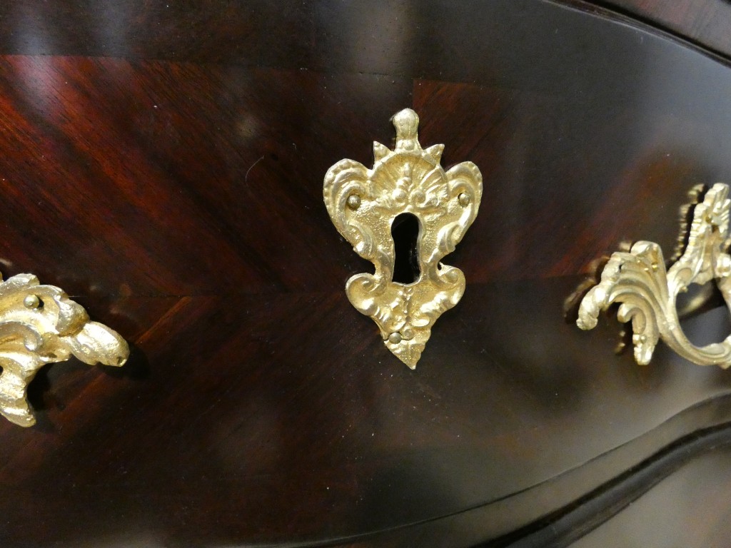 Petite commode d'entre-deux - époque Régence en palissandre - début XVIII ème siècle – Image 8