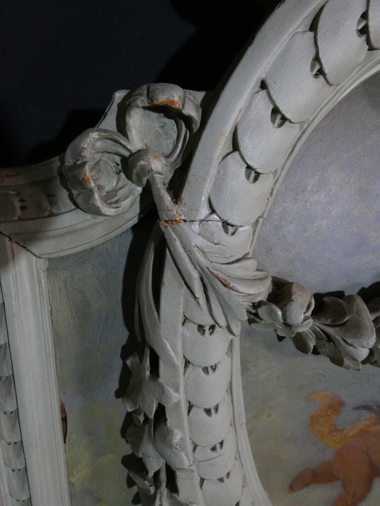 Les angelots - paire de dessus de porte de style Louis XVI en bois laqué, époque 1900 – Image 11