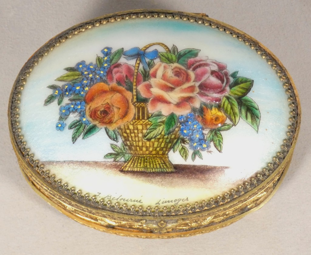 Email de Limoges par Bétourné, coffret à bijoux en laiton et émaux, décor floral