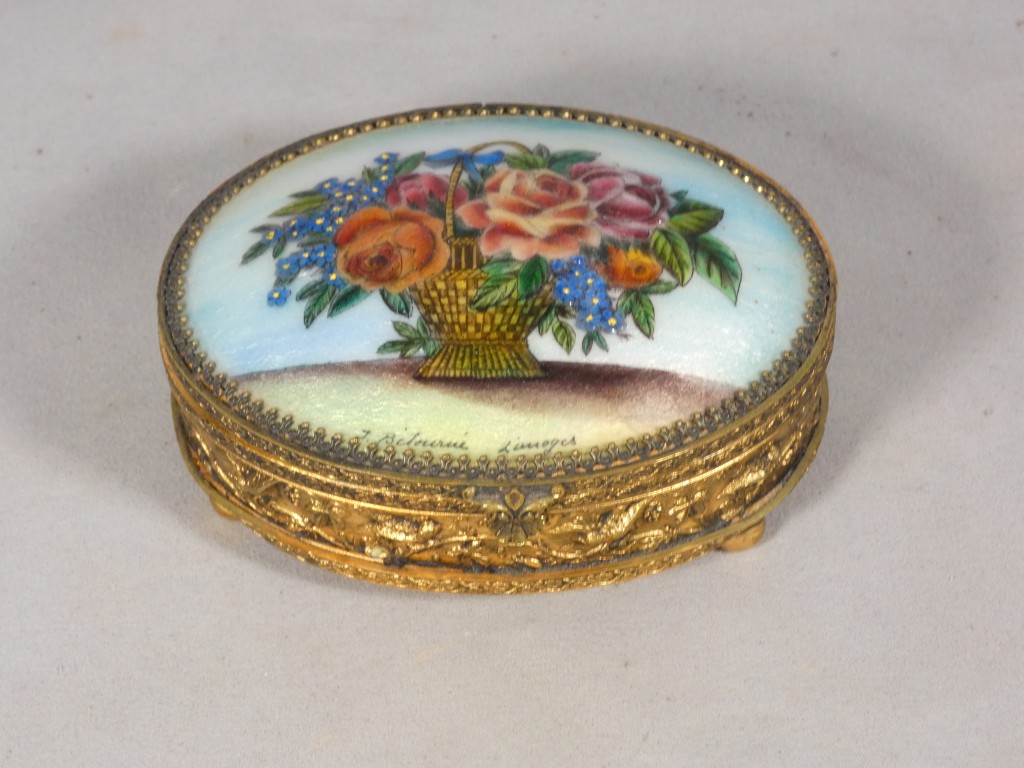 Email de Limoges par Bétourné, coffret à bijoux en laiton et émaux, décor floral – Image 2
