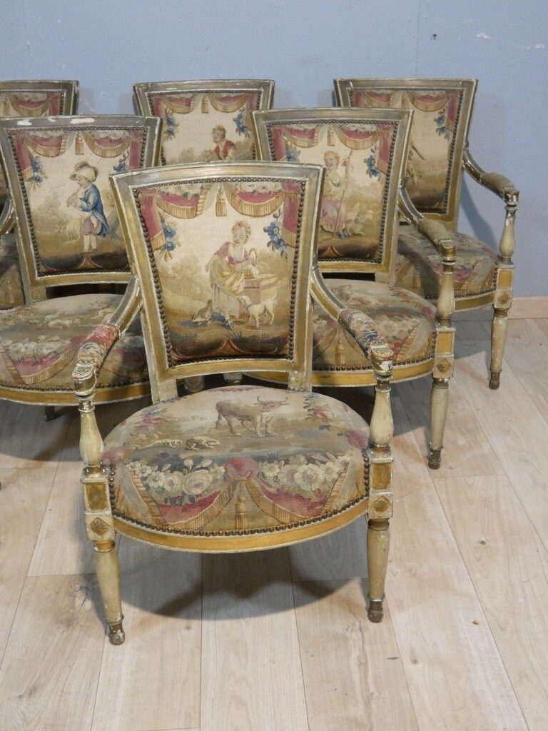 Suite de six fauteuils en bois laqué et doré tapisseries à scènes– Époque Directoire, vers 1795 – Image 4