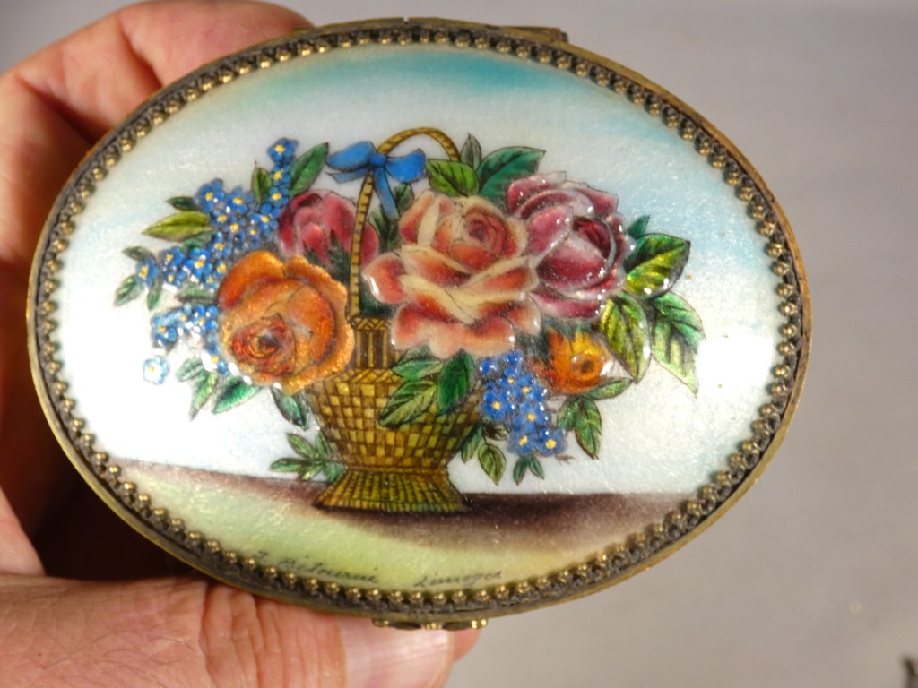 Email de Limoges par Bétourné, coffret à bijoux en laiton et émaux, décor floral – Image 5