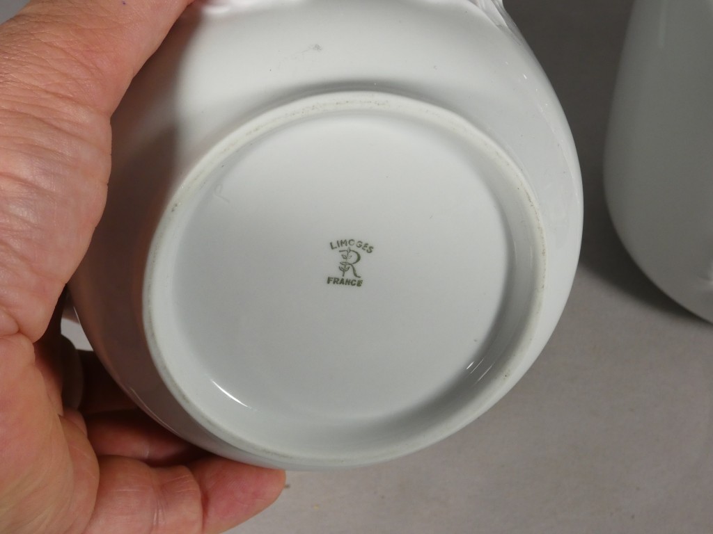 Aux dragons, Raynaud Limoges, paire de vases céladon et blanc pâte sur pâte en porcelaine – Image 8