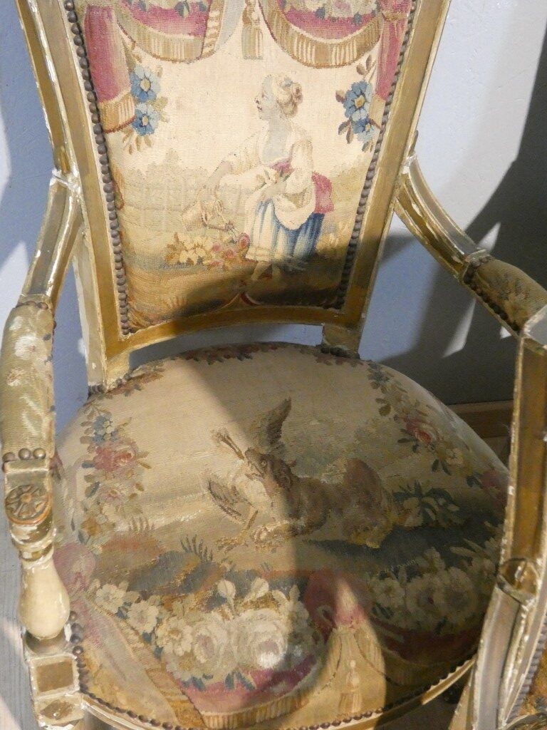 Suite de six fauteuils en bois laqué et doré tapisseries à scènes– Époque Directoire, vers 1795 – Image 14