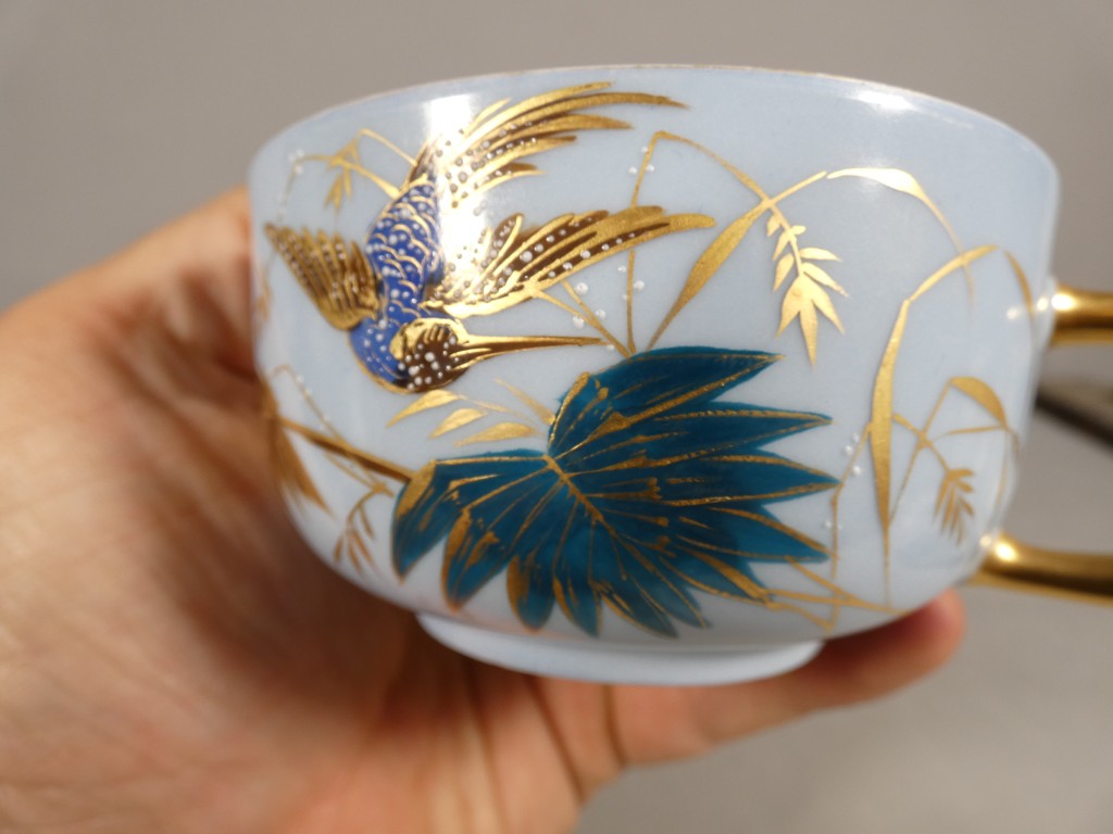 Martin pêcheur, tasse de collection en porcelaine de Limoges, époque XIX ème siècle – Image 4