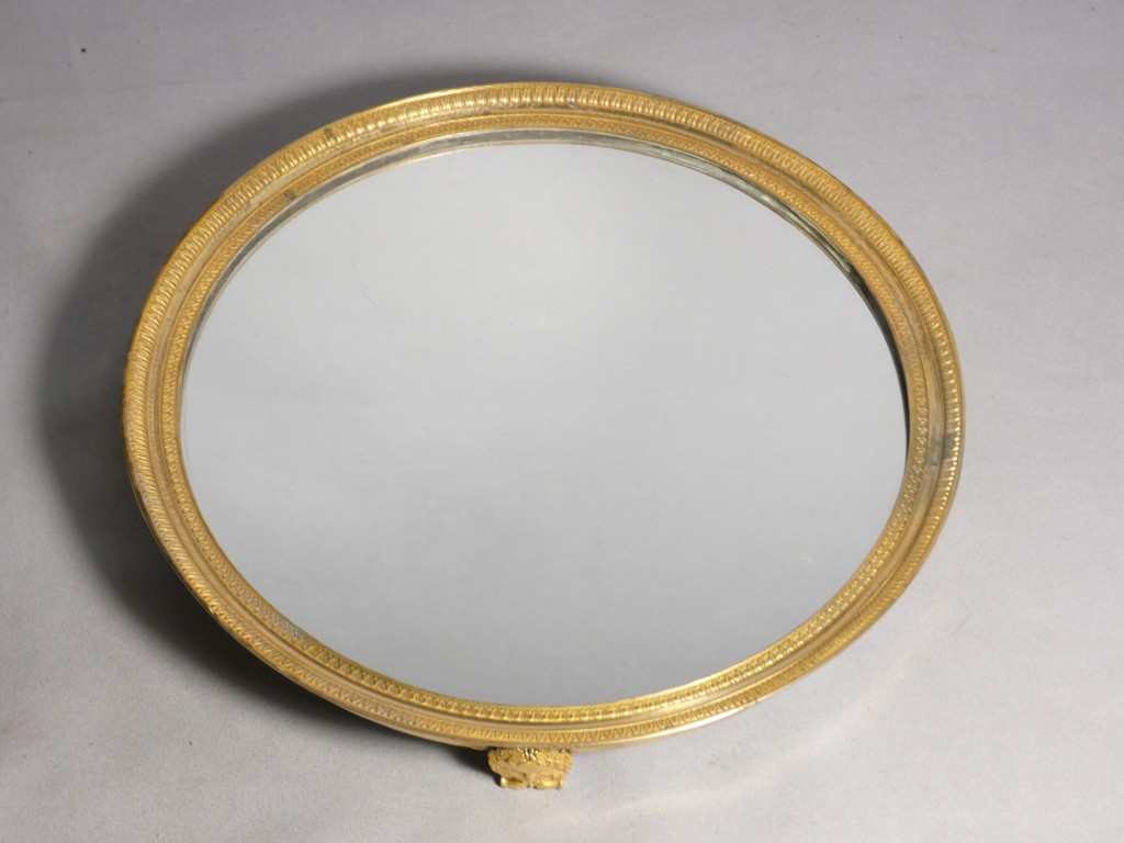 Plateau à miroir, centre de table d'époque Empire en bronze doré, XIX ème – Image 3