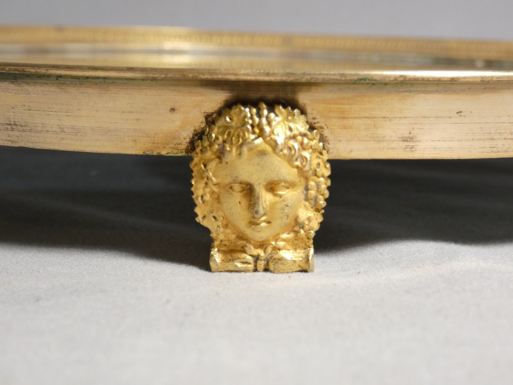 Plateau à miroir, centre de table d'époque Empire en bronze doré, XIX ème – Image 2