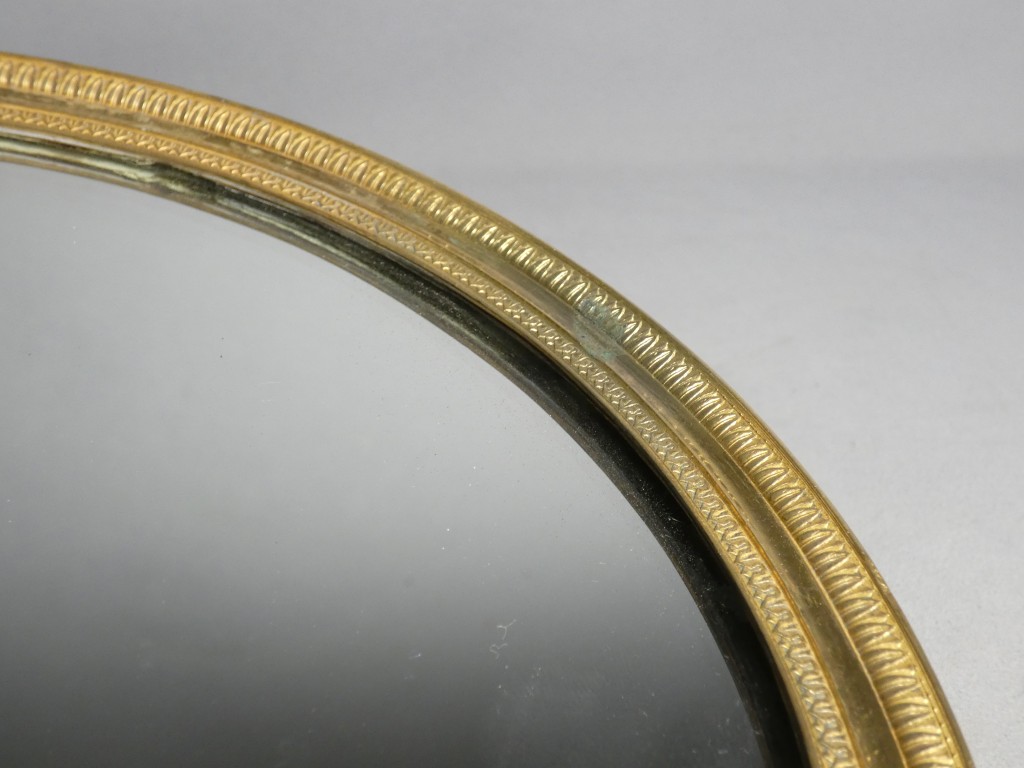 Plateau à miroir, centre de table d'époque Empire en bronze doré, XIX ème – Image 8