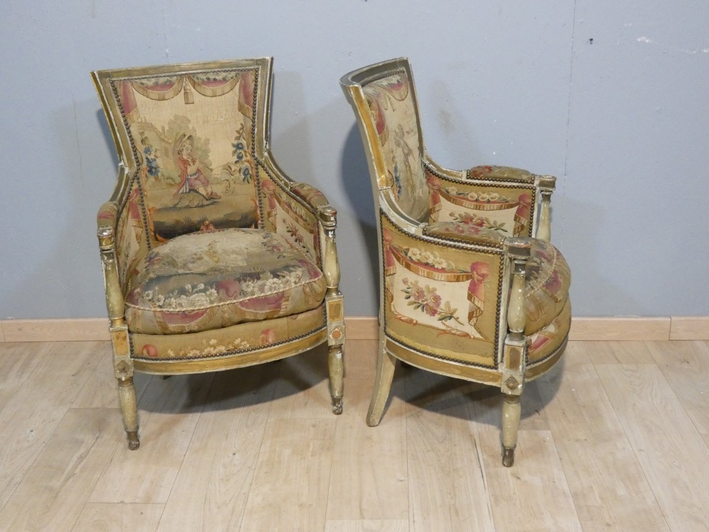 Paire de bergères en bois laqué et doré tapisseries à scènes pastorales - Epoque Directoire, vers 1795 – Image 5