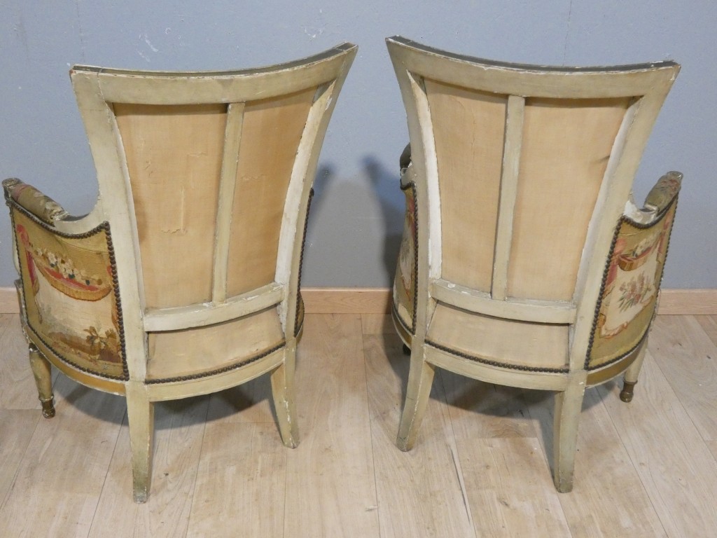 Paire de bergères en bois laqué et doré tapisseries à scènes pastorales - Epoque Directoire, vers 1795 – Image 13