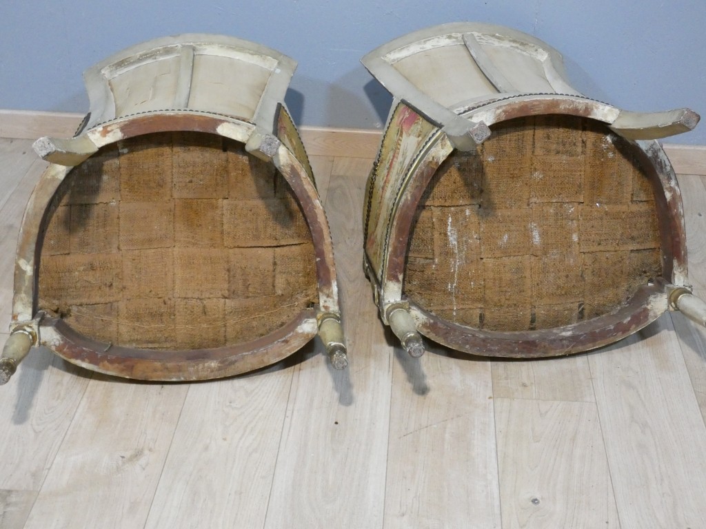 Paire de bergères en bois laqué et doré tapisseries à scènes pastorales - Epoque Directoire, vers 1795 – Image 14