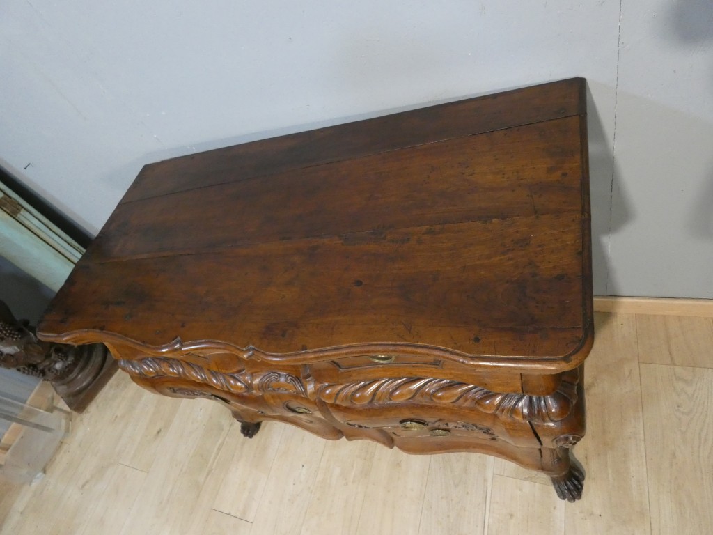 Importante commode baroque en noyer sculpté – Italie du Nord, début du XVIIIᵉ siècle – Image 6