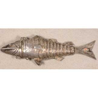 Boîte poisson articulé en argent massif Espagne vers 1960