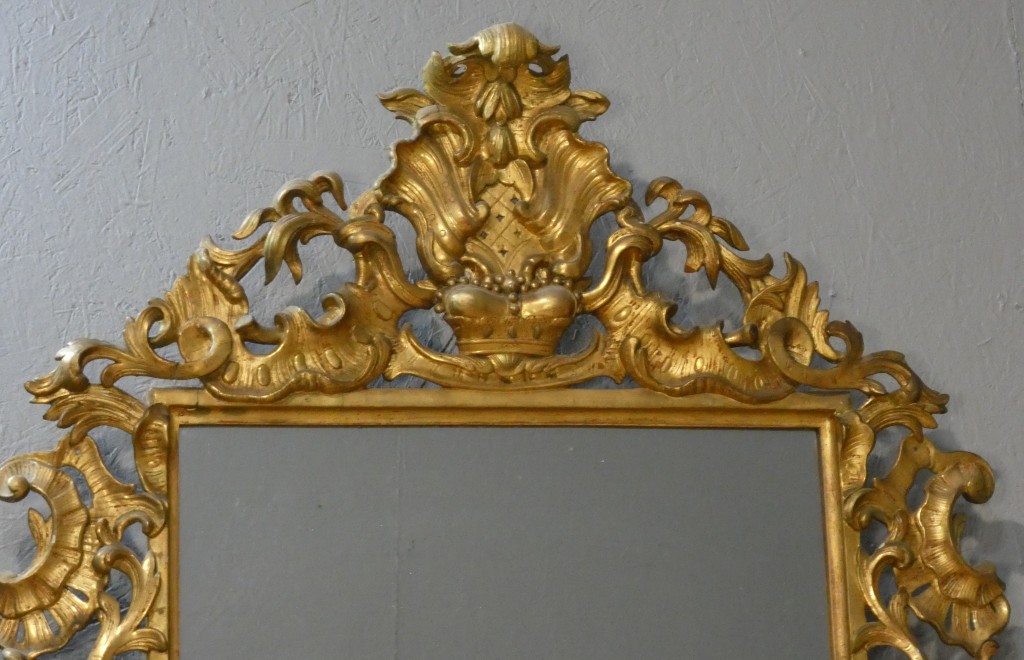 Important miroir rocaille italien en bois doré à glace au mercure – XVIIIe siècle – Image 6