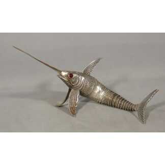 Poisson espadon en argent massif articulé, yeux verre, Espagne vers 1960