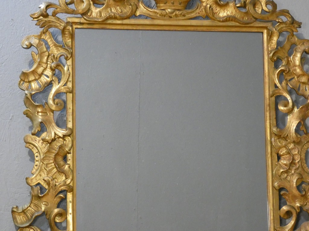 Important miroir rocaille italien en bois doré à glace au mercure – XVIIIe siècle – Image 18