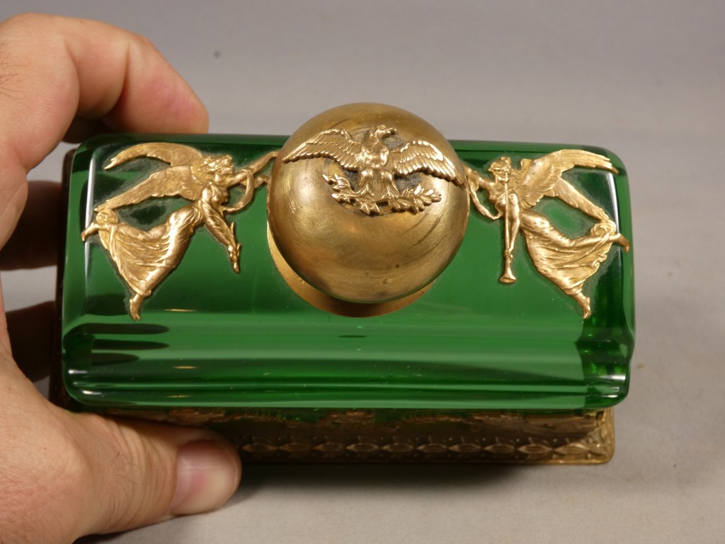 Encrier en cristal vert et bronze doré – Style Empire, fin du XIXᵉ siècle – Image 5