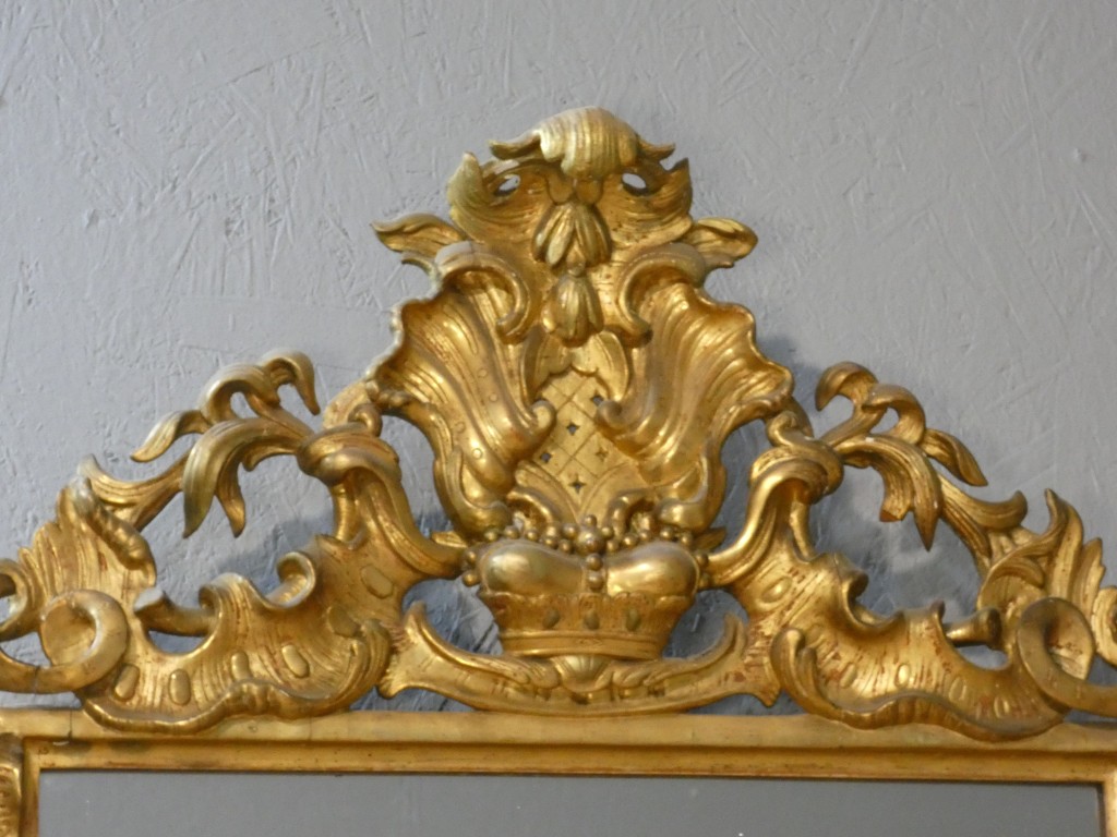 Important miroir rocaille italien en bois doré à glace au mercure – XVIIIe siècle – Image 4