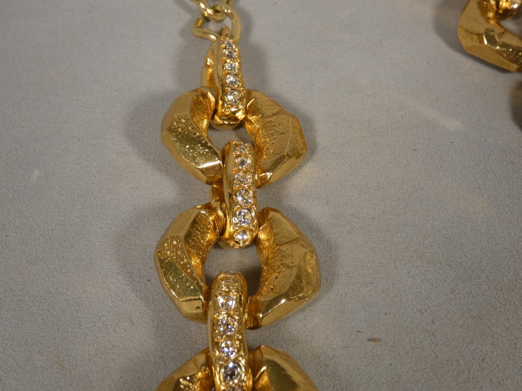 Collier Jean-Louis Scherrer Paris – Métal Doré, Strass Et Résine Couleur Ambre – Vers 1980 – Image 10