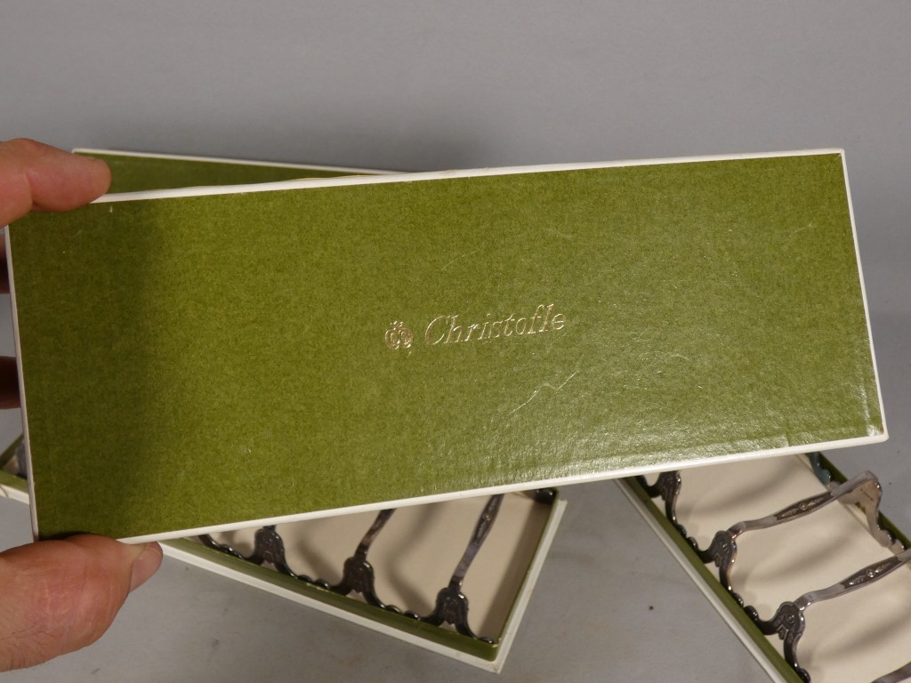 CHRISTOFLE – modèle Marie-Antoinette, style Louis XVI – 12 porte-couteaux en métal argenté – Image 3