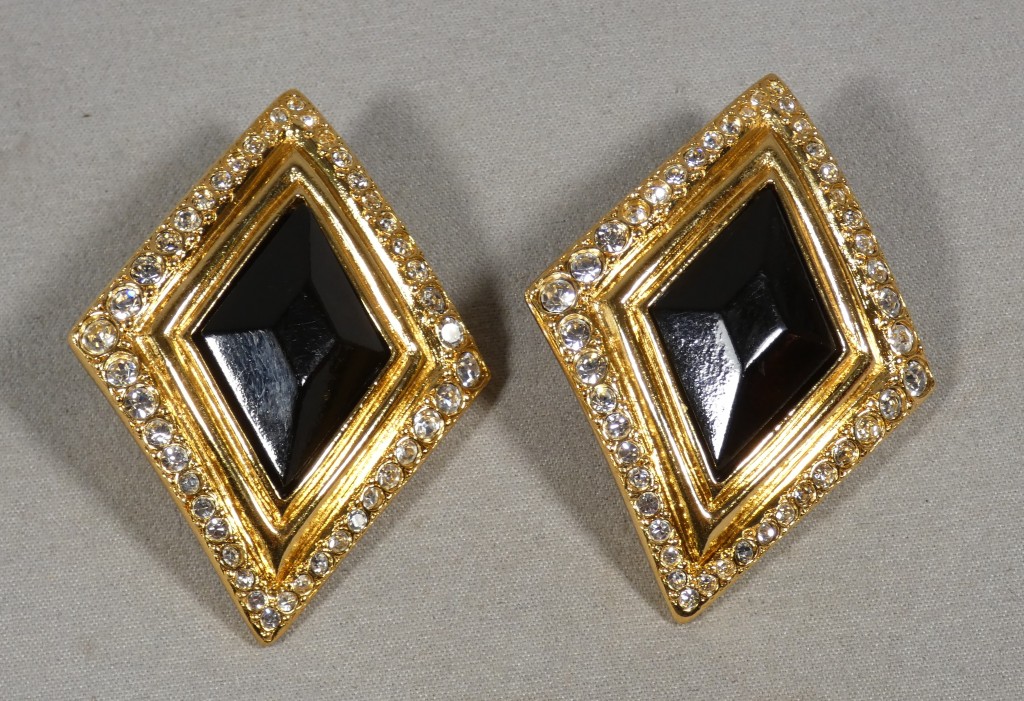 Jean-Louis Scherrer – Grands Clips d’Oreilles Couture Noirs et Strass, Années 1980