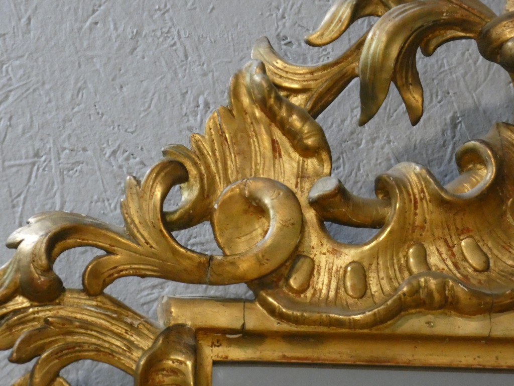 Important miroir rocaille italien en bois doré à glace au mercure – XVIIIe siècle – Image 15