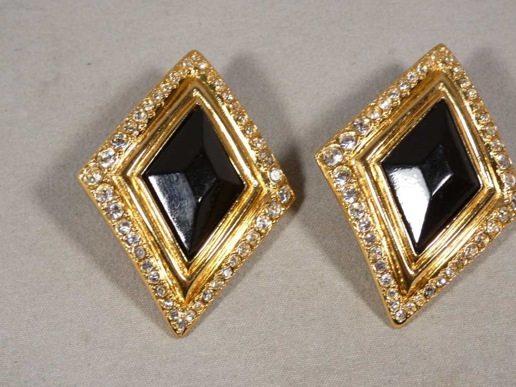 Jean-Louis Scherrer – Grands Clips d’Oreilles Couture Noirs et Strass, Années 1980 – Image 2