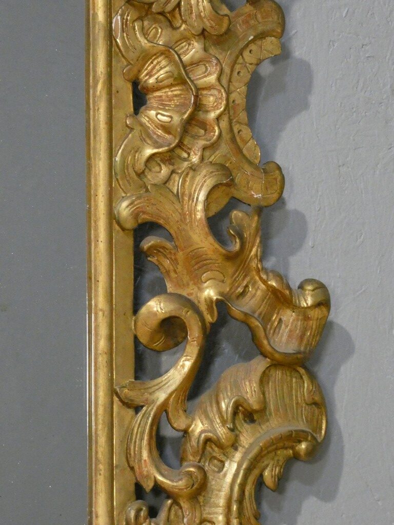 Important miroir rocaille italien en bois doré à glace au mercure – XVIIIe siècle – Image 13