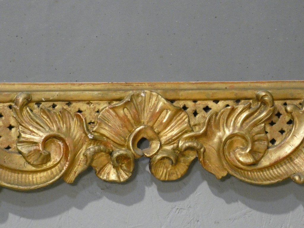 Important miroir rocaille italien en bois doré à glace au mercure – XVIIIe siècle – Image 9