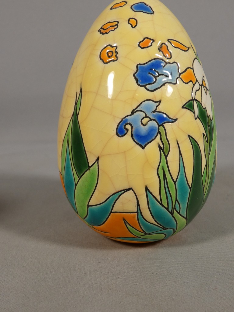Les Iris de Van Gogh, oeuf en faïence de Longwy numéroté 208/500 – Image 4