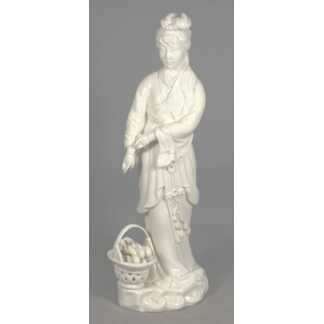 Chine – Guanyin au panier de poissons en porcelaine Blanc de Chine de Dehua – début XXe siècle