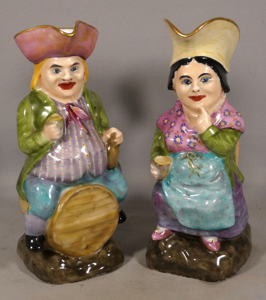 Paire de pichets anthropomorphes Jacquot et Jacqueline en porcelaine polychrome – XIXe siècle