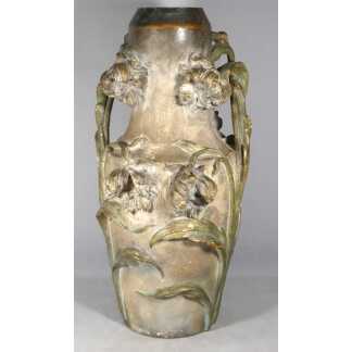 Grand vase Art nouveau aux iris signé C. Haböck – Autriche, vers 1900 – H. 54 cm