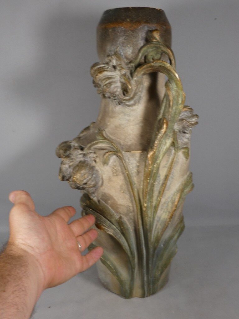Grand vase Art nouveau aux iris signé C. Haböck – Autriche, vers 1900 – H. 54 cm – Image 5