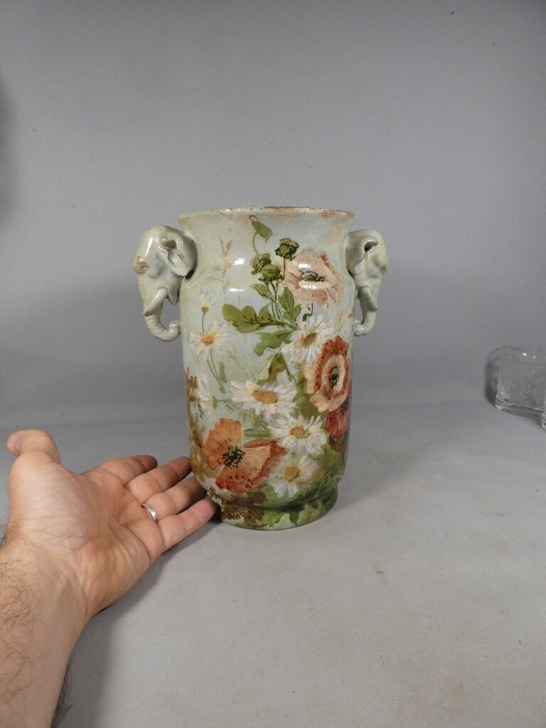 Vase à anses en forme de têtes d’éléphant, faïence de Montigny-sur-Loing, atelier Schopin XIX – Image 4