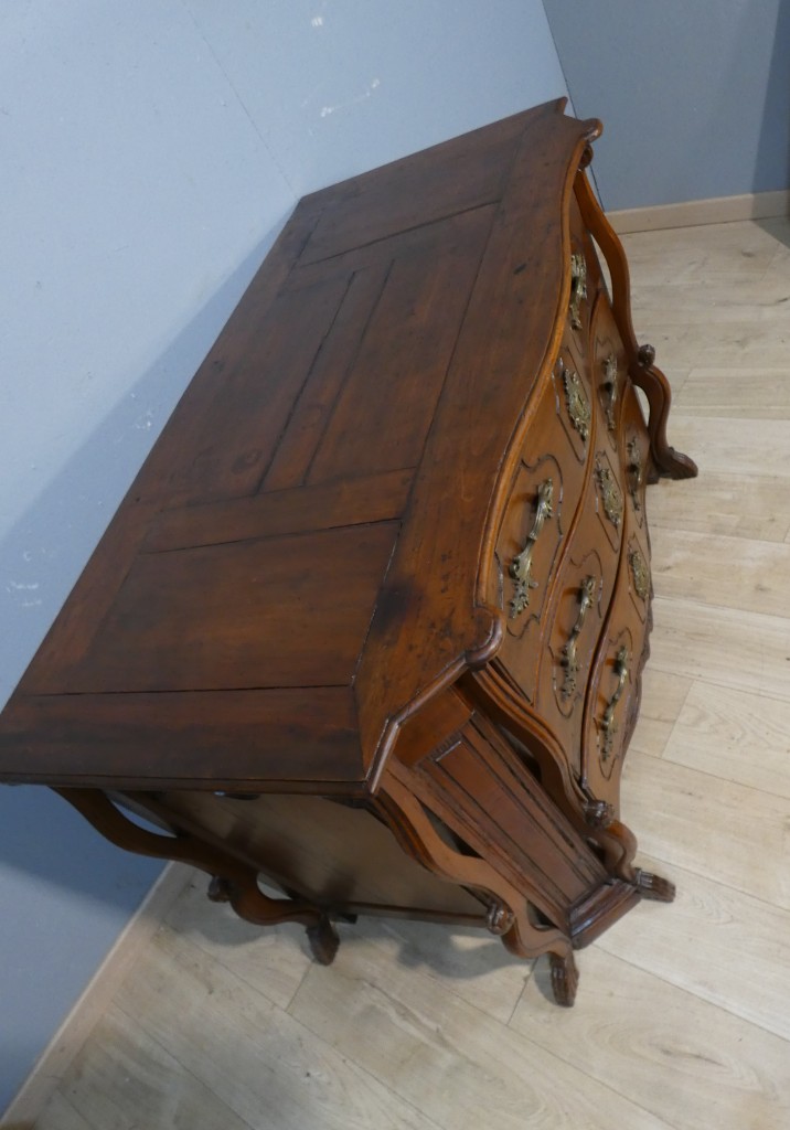 Importante commode Mazarine en merisier massif – Époque Louis XIV / Régence – début XVIII ème – Image 6