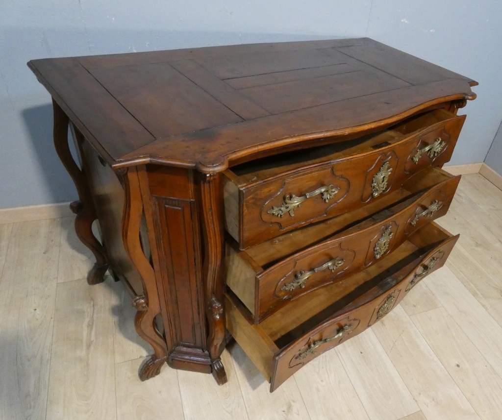 Importante commode Mazarine en merisier massif – Époque Louis XIV / Régence – début XVIII ème – Image 8