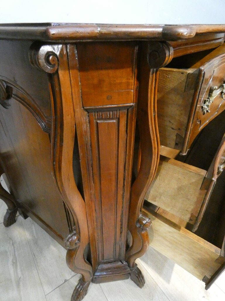 Importante commode Mazarine en merisier massif – Époque Louis XIV / Régence – début XVIII ème – Image 7