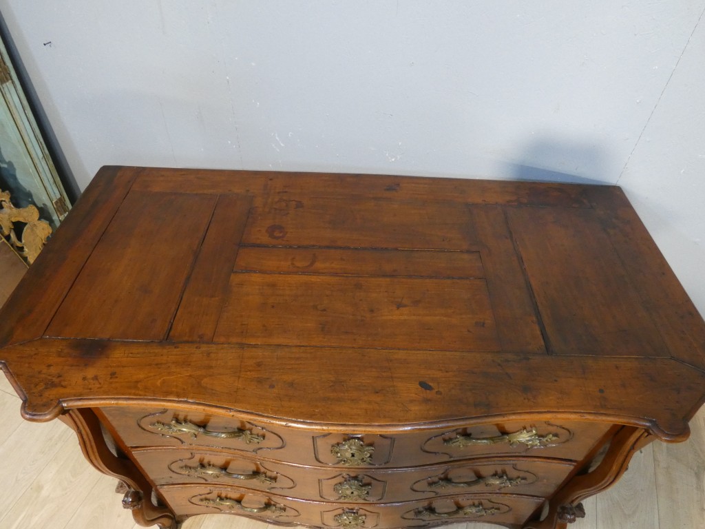 Importante commode Mazarine en merisier massif – Époque Louis XIV / Régence – début XVIII ème – Image 11