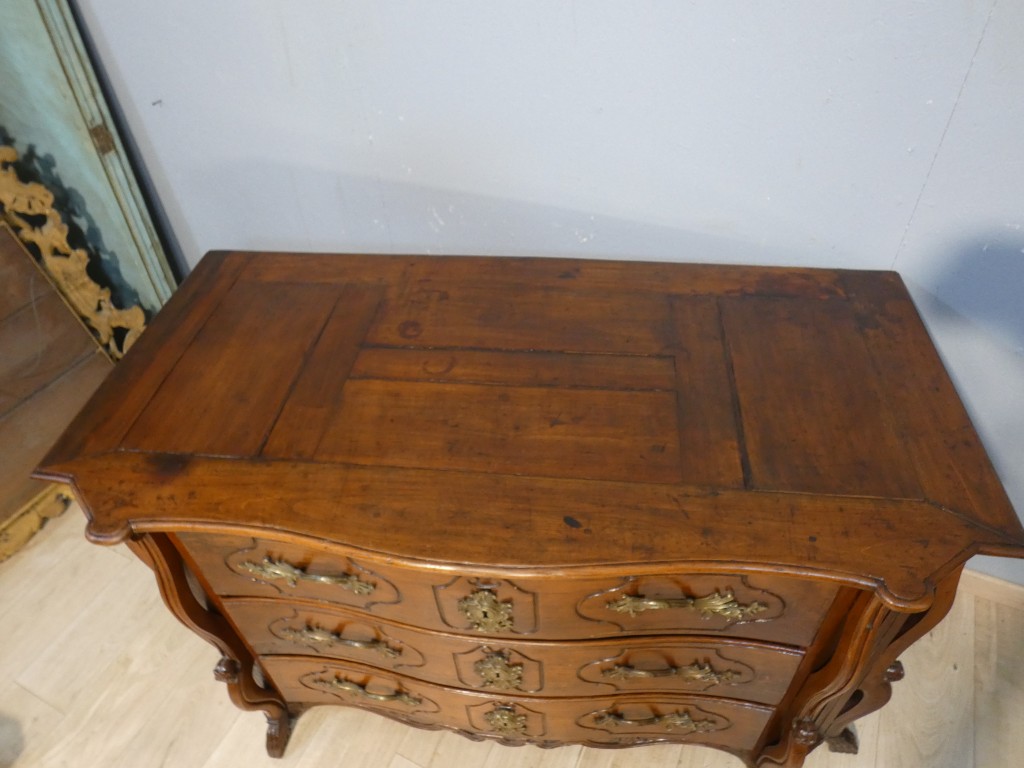 Importante commode Mazarine en merisier massif – Époque Louis XIV / Régence – début XVIII ème – Image 10