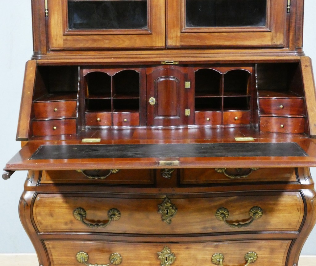 Important scriban-bibliothèque bordelais en acajou massif – Époque Louis XV, XVIIIe siècle – Image 6