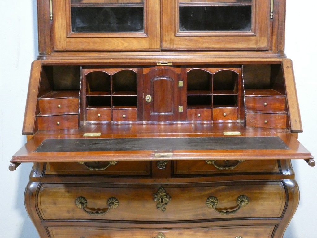 Important scriban-bibliothèque bordelais en acajou massif – Époque Louis XV, XVIIIe siècle – Image 8