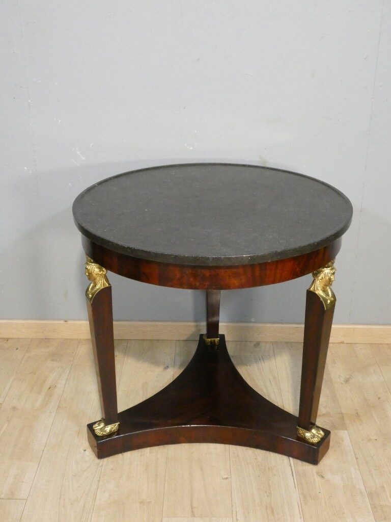 Guéridon tripode d’époque Empire en acajou, bronzes dorés et marbre noir, vers 1810-1820 – Image 6