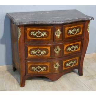 Commode Louis XV estampillée A. Moreau – placage de bois de rose, XVIIIe siècle